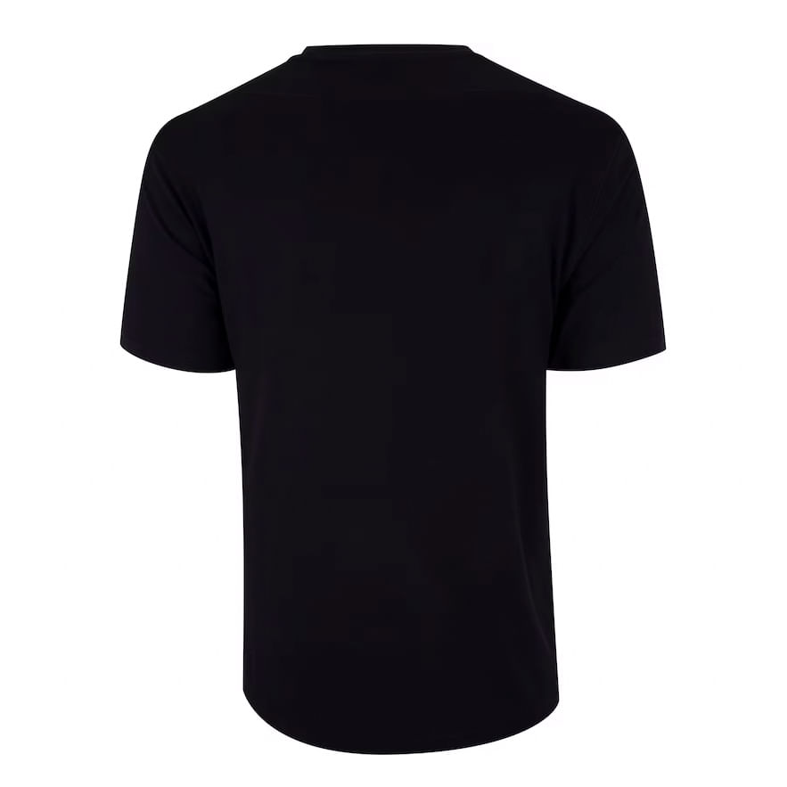 Camiseta masculina Fila preta, ideal para atividades físicas e uso diário.